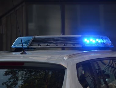 «Νταής» χτύπησε σύζυγο και παιδί – Απείλησε με μαχαίρι τη μητέρα του!